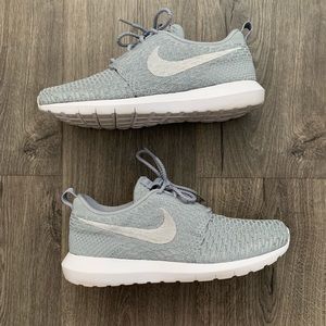 Nike Flyknit Roshe